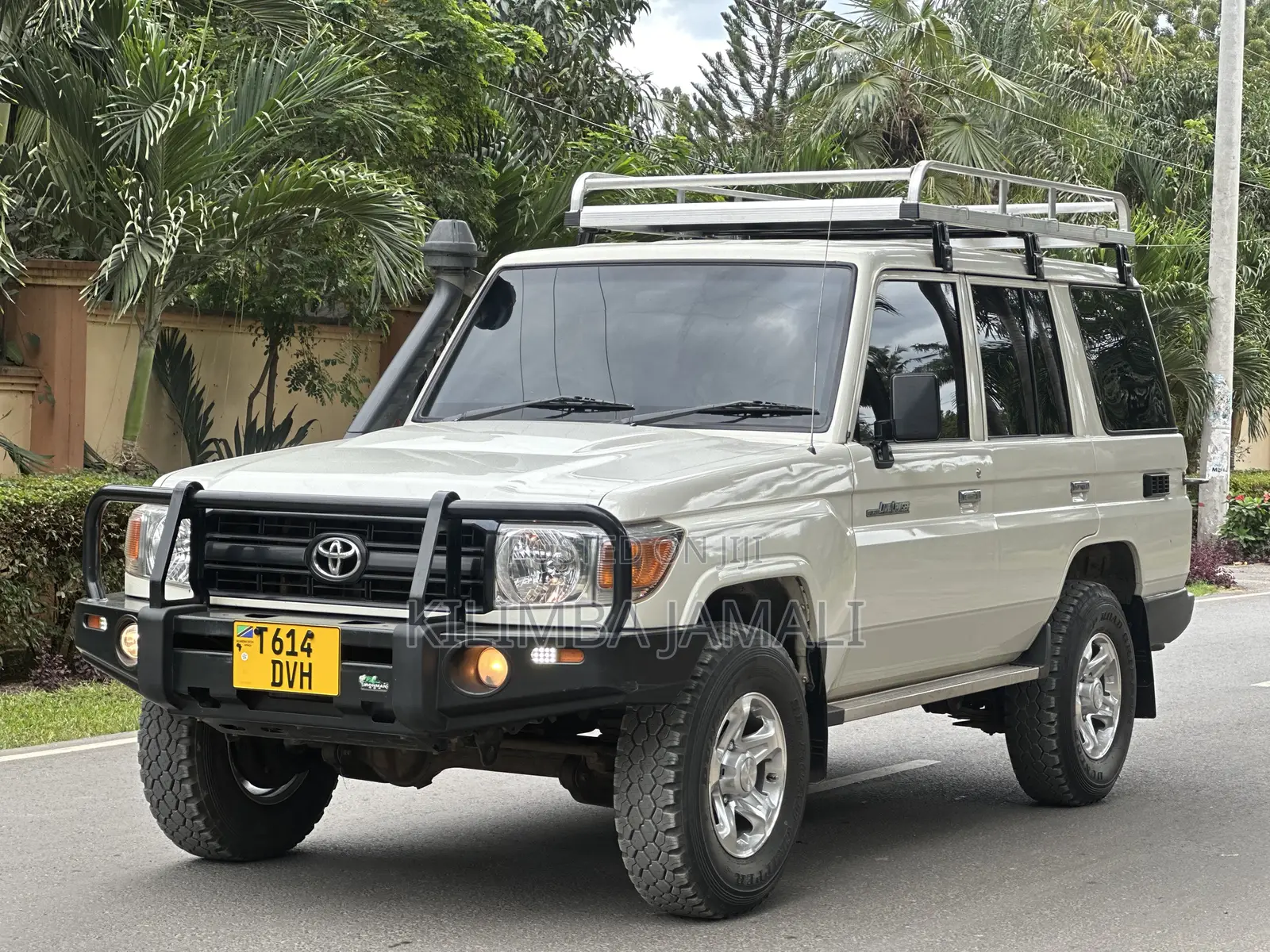 Toyota Land Cruiser 2018 White