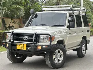 Toyota Land Cruiser 2018 White