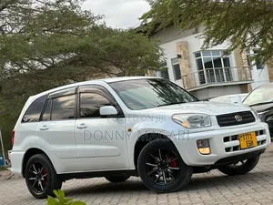 Toyota RAV4 Automatic 2003 White