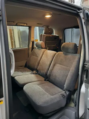Toyota Noah 2.0 FWD (8 Seater) 2005 Silver