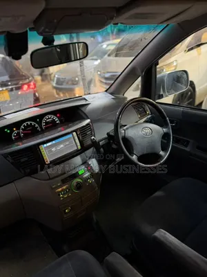 Toyota Noah 2.0 FWD (8 Seater) 2005 Silver
