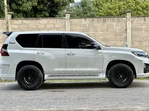 Toyota Land Cruiser Prado 2.7 i 2010 White