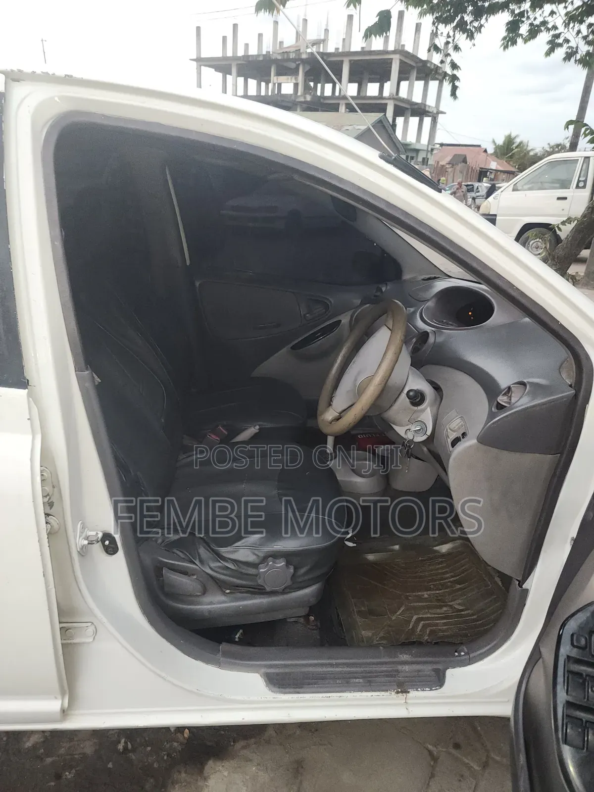 Toyota Platz 2001 White