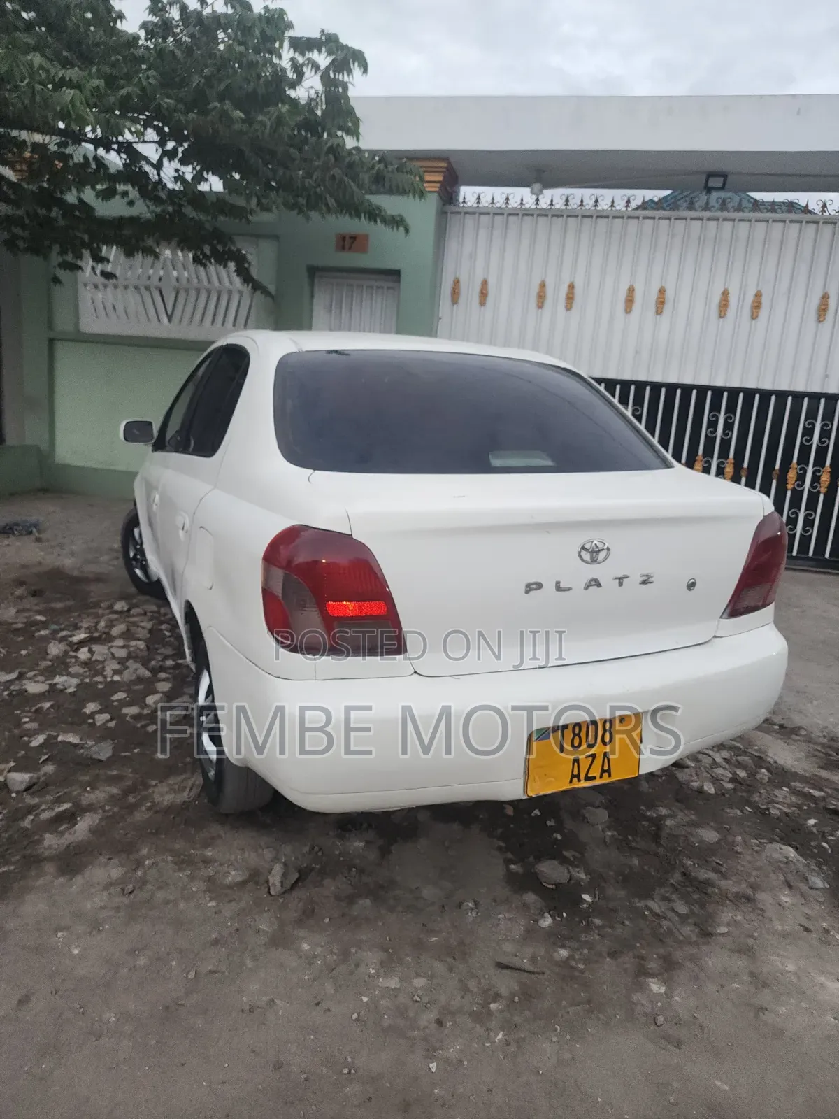 Toyota Platz 2001 White