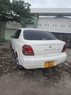 Toyota Platz 2001 White