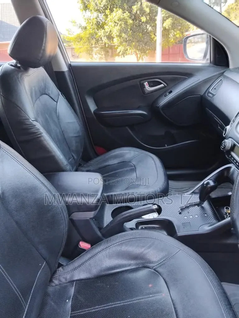 Hyundai Tucson 2014 Silver