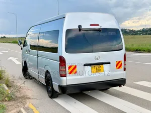 Toyota Grand HiAce 2007 Silver