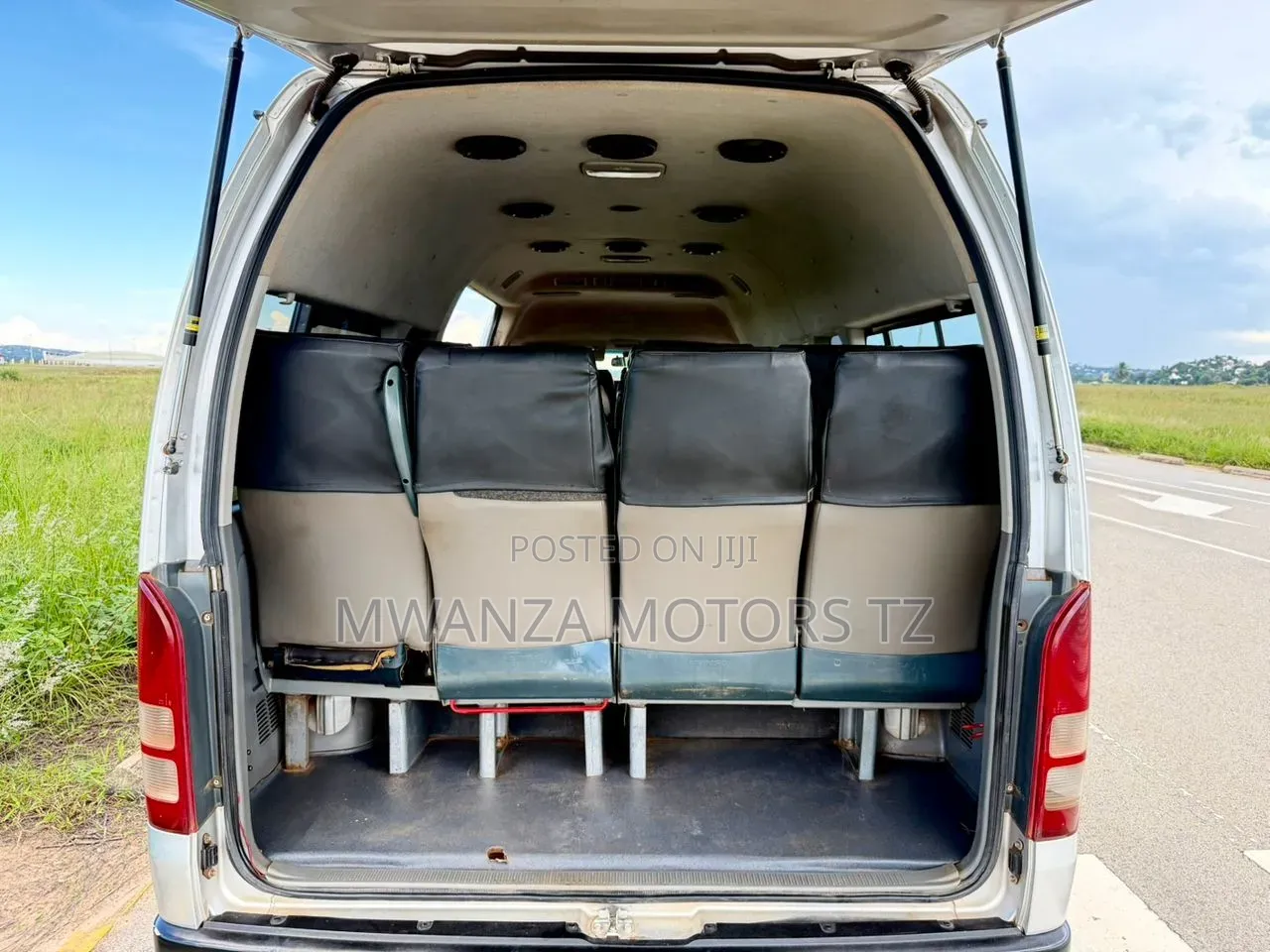 Toyota Grand HiAce 2007 Silver
