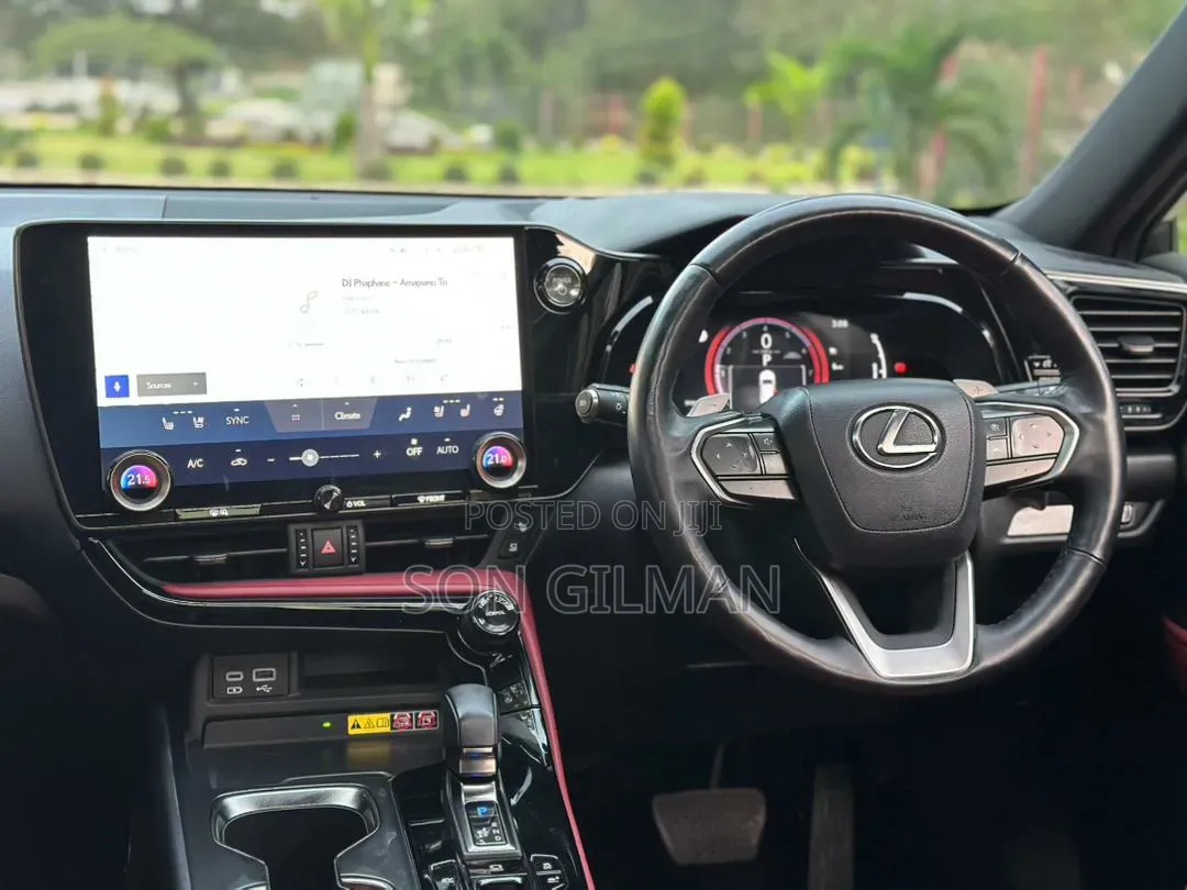 Lexus NX 2022 Silver