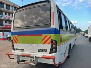 Tata Starbus Ultra Skool 2017 Green