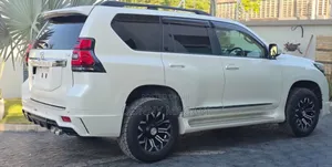 Toyota Land Cruiser Prado 2016 White