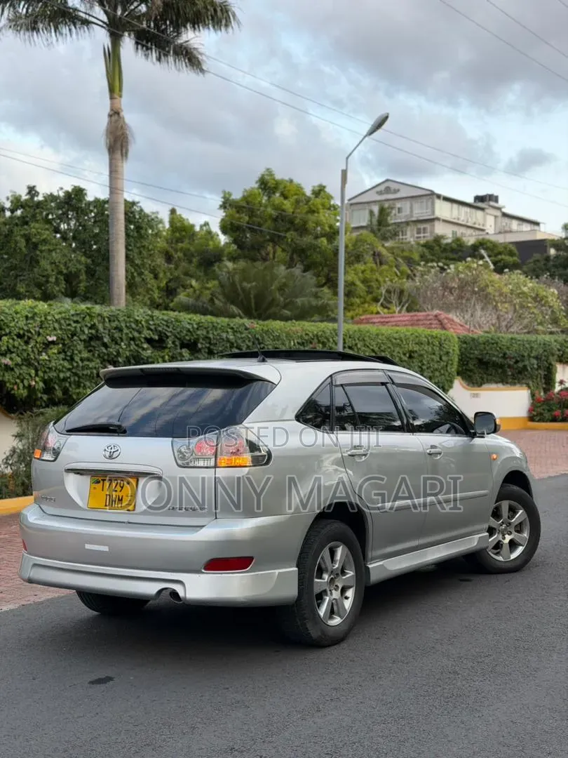 Toyota Harrier 2005 Silver
