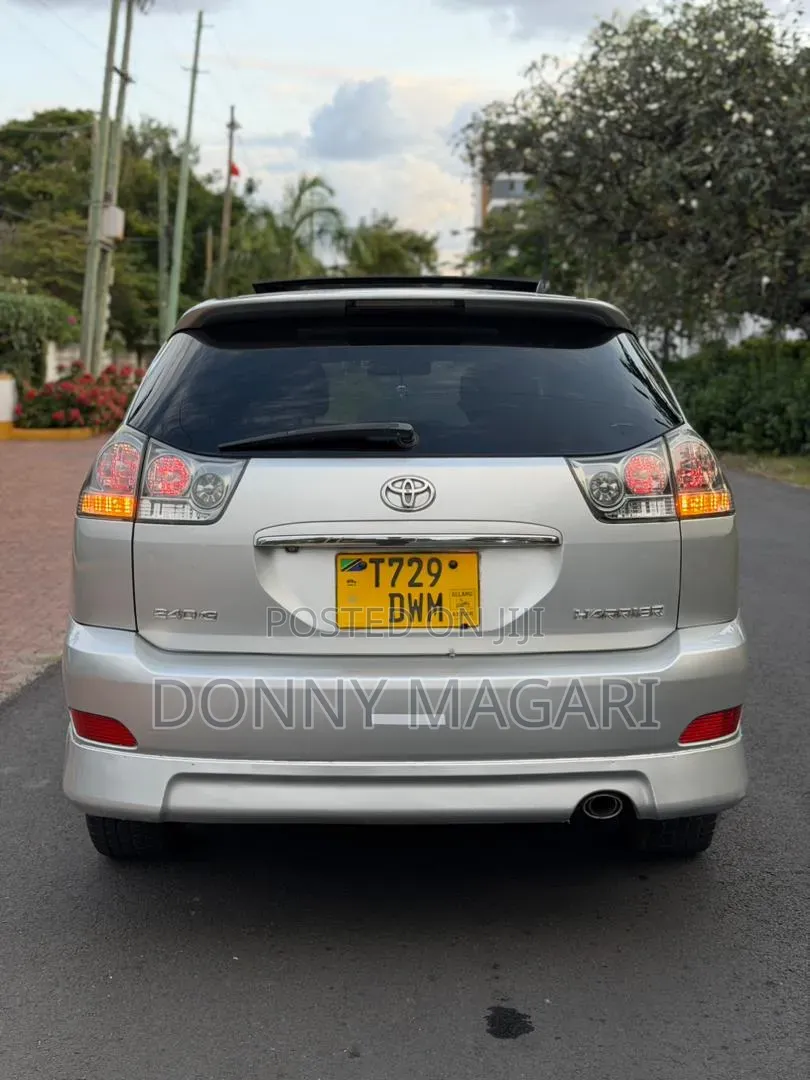 Toyota Harrier 2005 Silver