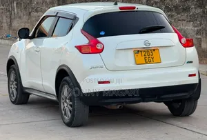 Nissan Juke 2011 White