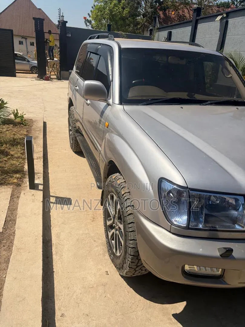 Toyota Land Cruiser 2006 Beige