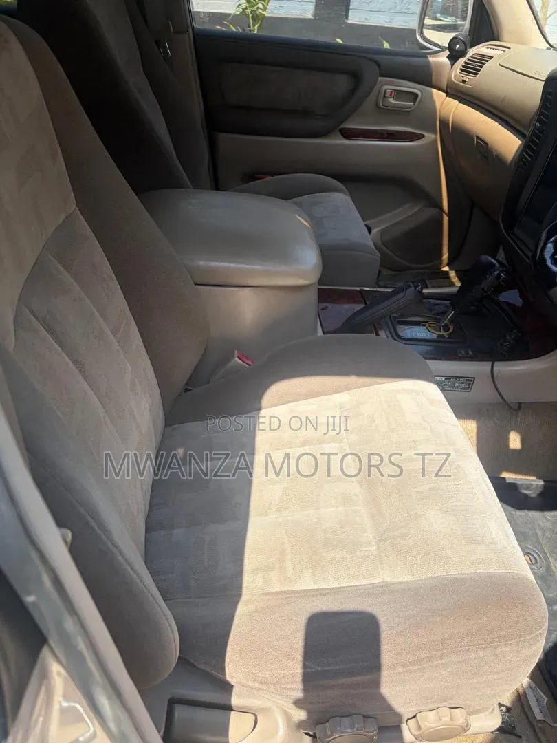Toyota Land Cruiser 2006 Beige