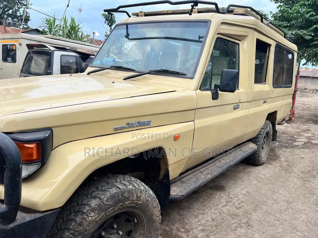 Toyota Land Cruiser 2003 Beige