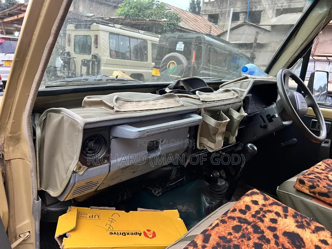 Toyota Land Cruiser 2003 Beige