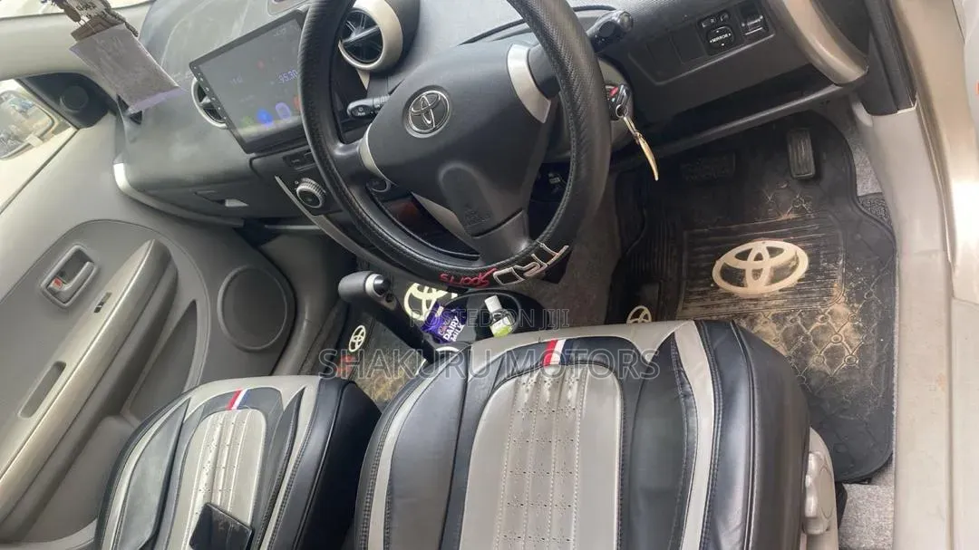 Toyota IST 2004 Silver