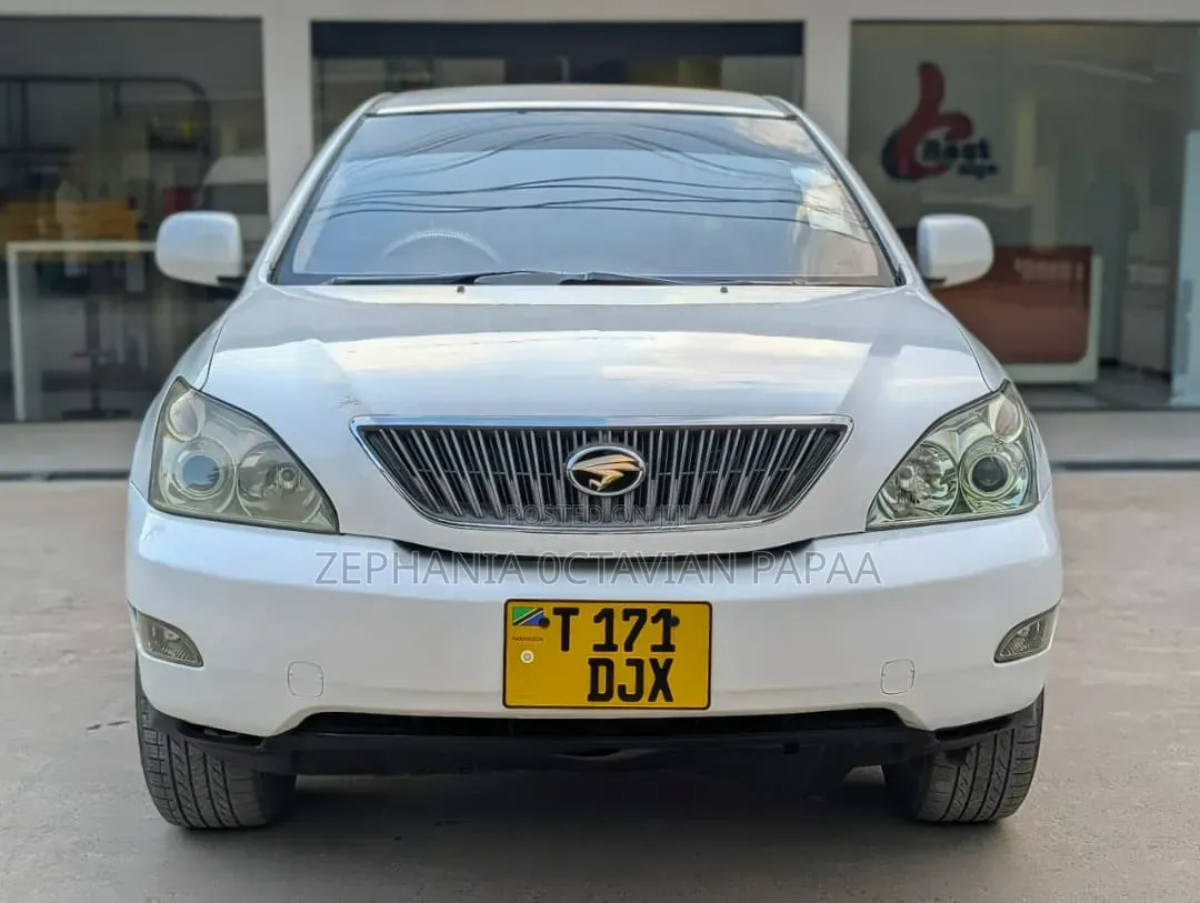 Toyota Harrier 2005 White