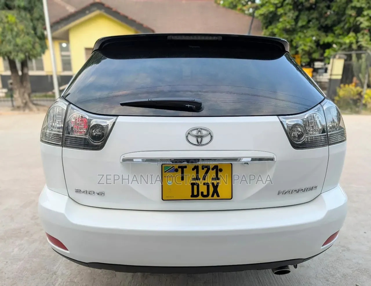 Toyota Harrier 2005 White