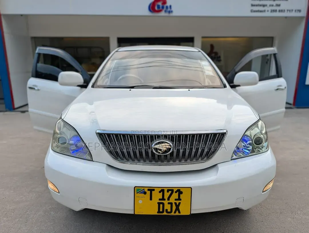 Toyota Harrier 2005 White