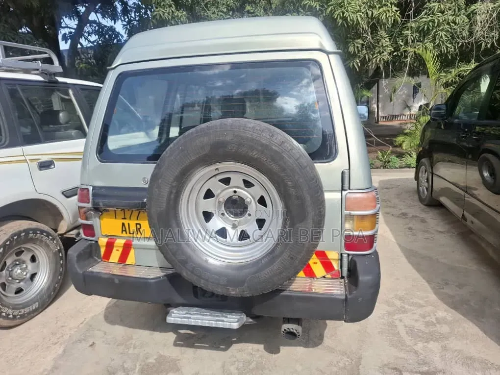 Mitsubishi Pajero 2007 Silver