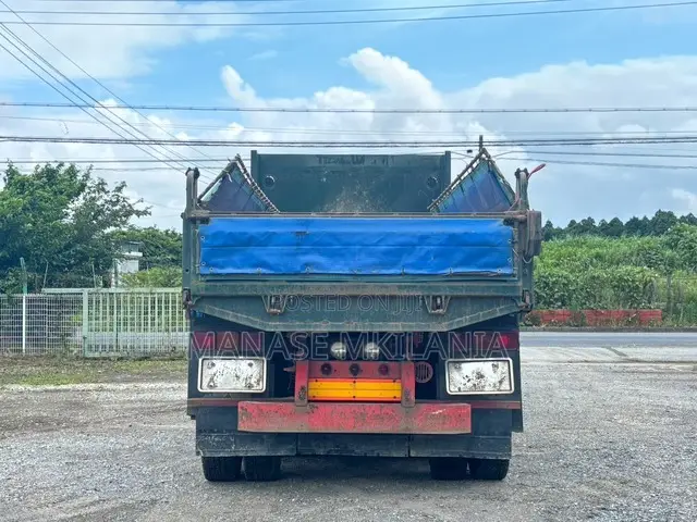 1992 Mitsubishi Super Great Tipper