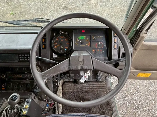 1992 Mitsubishi Super Great Tipper