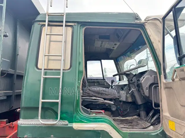 1992 Mitsubishi Super Great Tipper