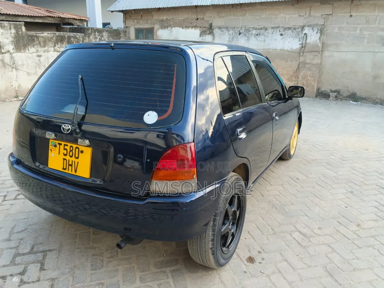Toyota Starlet 2000 Blue