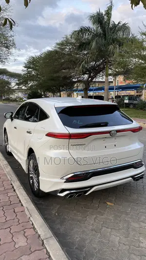 Toyota Harrier 2022 White