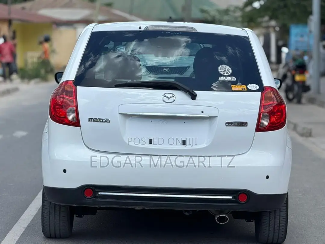 Mazda Verisa 2010 White