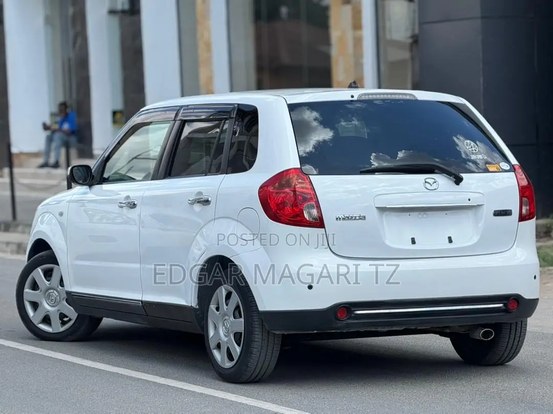 Mazda Verisa 2010 White