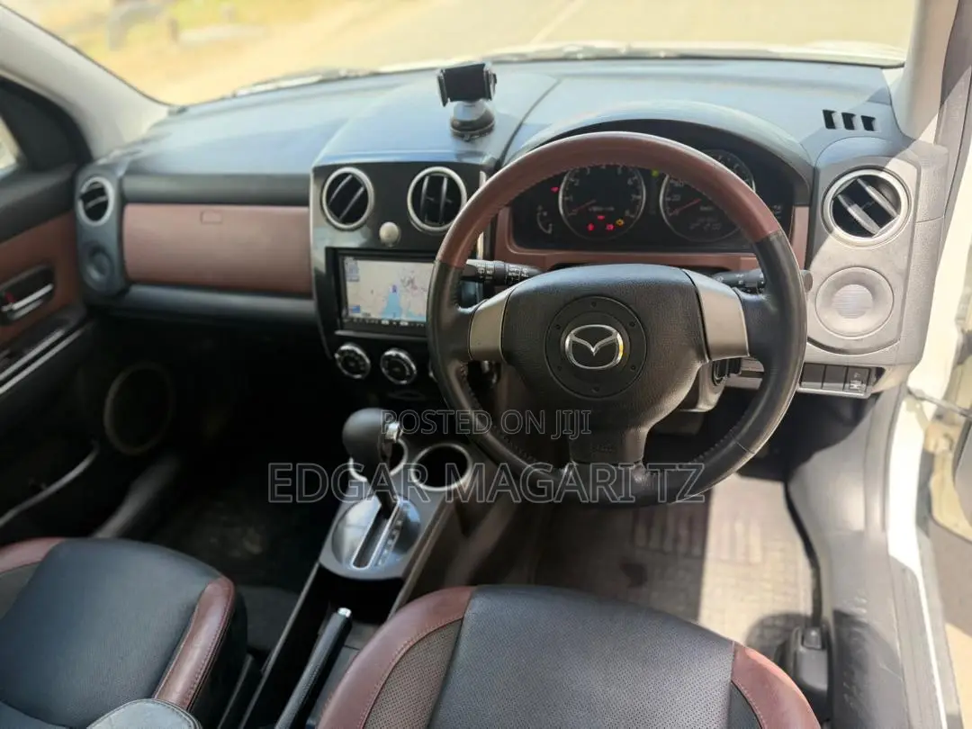Mazda Verisa 2010 White
