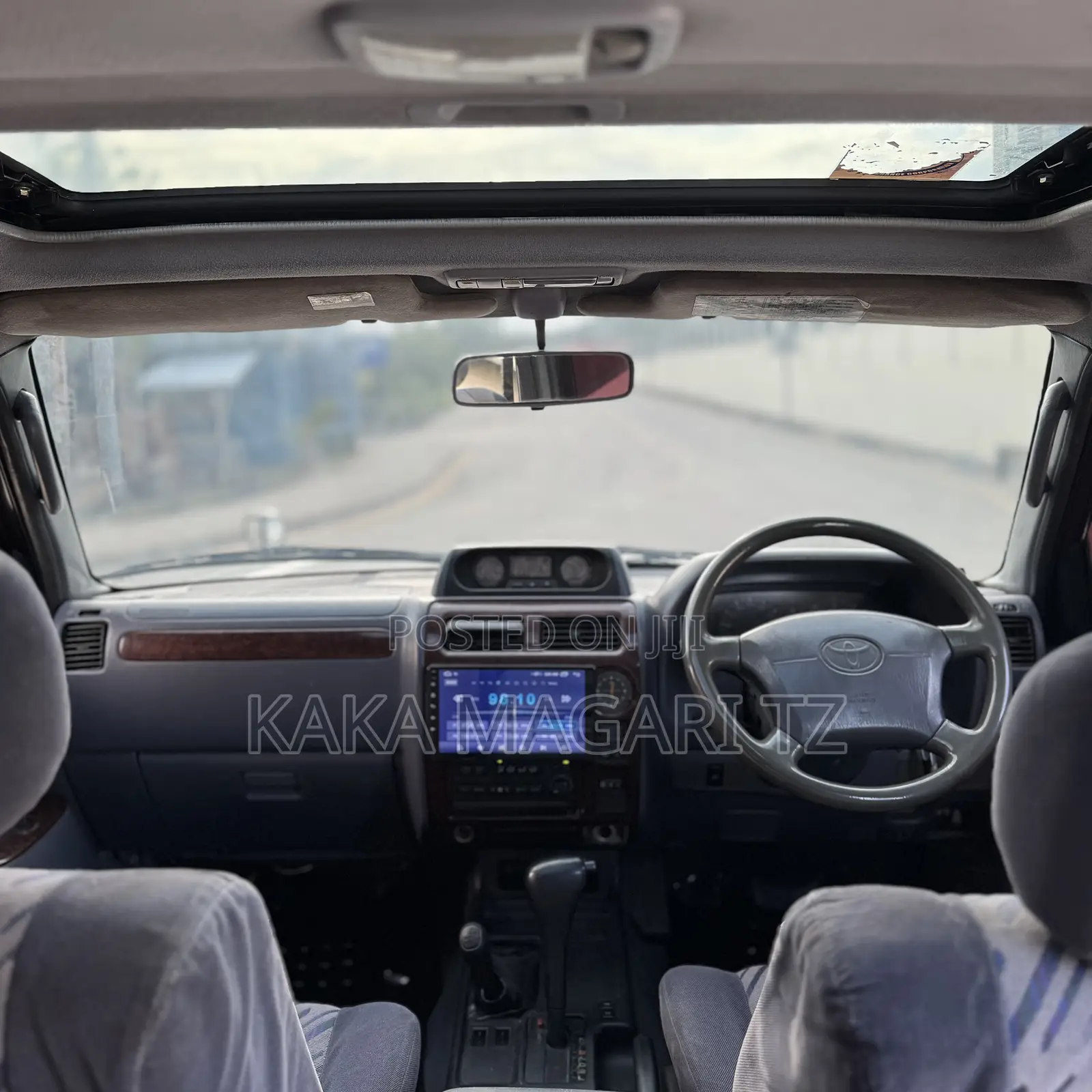 Toyota Land Cruiser Prado 2000 White