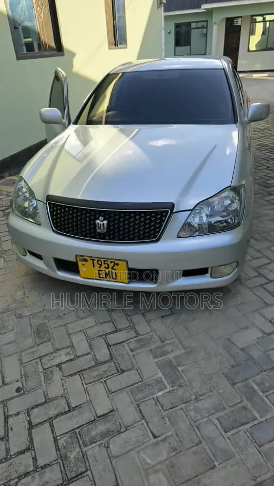 Toyota Crown 2006 Silver