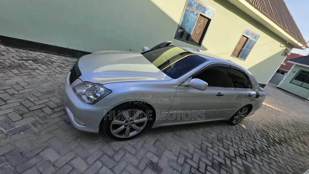 Toyota Crown 2006 Silver