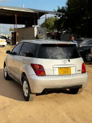 Toyota IST 2005 Silver