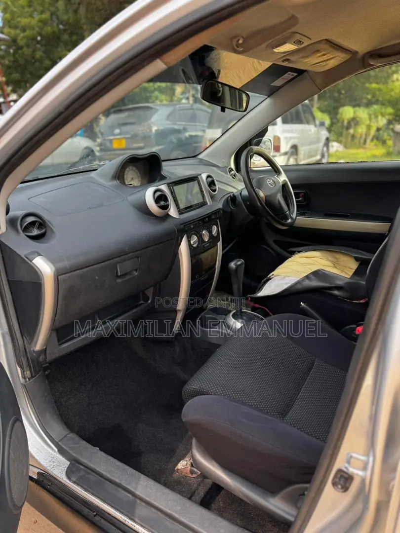 Toyota IST 2005 Silver