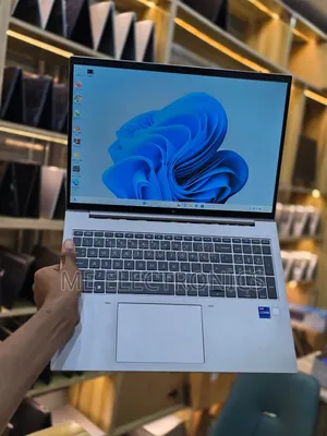 Laptop HP ZBook Firefly 16 G10 16GB Intel Core i7 SSD 512GB