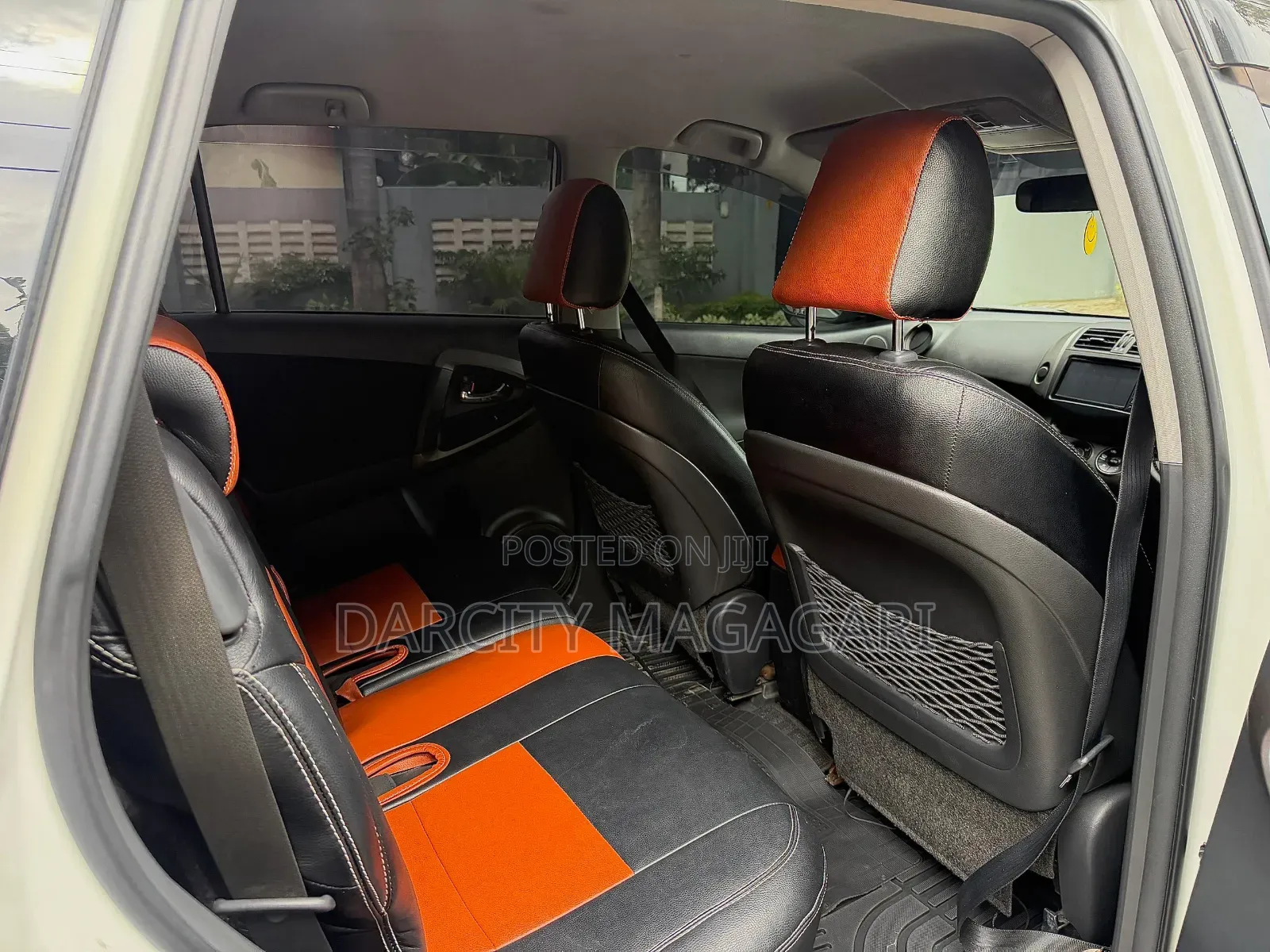 Toyota Vanguard 2010 White