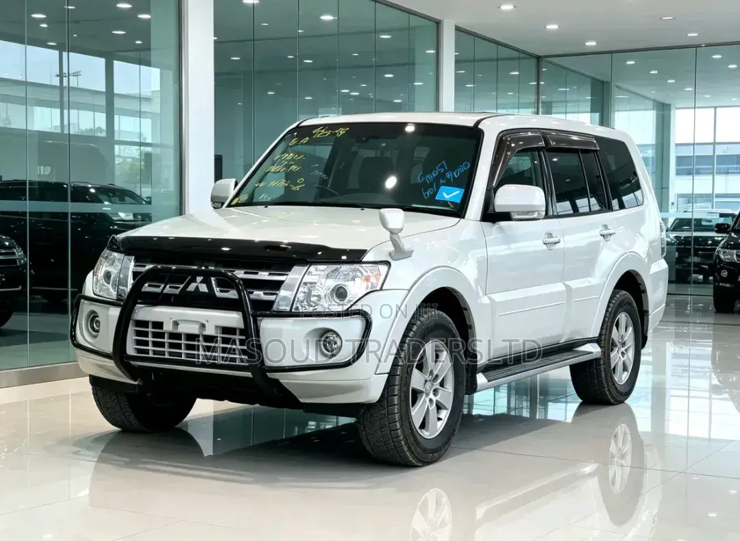 Mitsubishi Pajero 2013 White