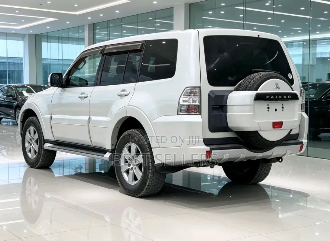 Mitsubishi Pajero 2013 White