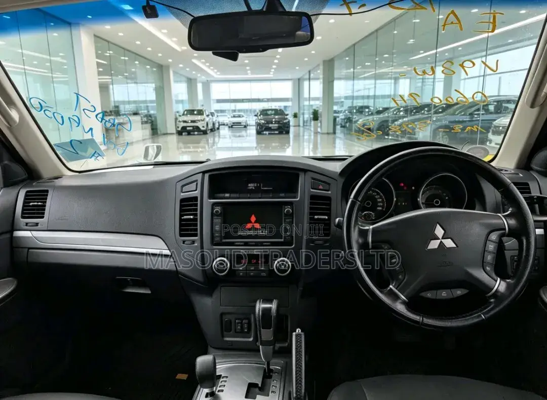Mitsubishi Pajero 2013 White