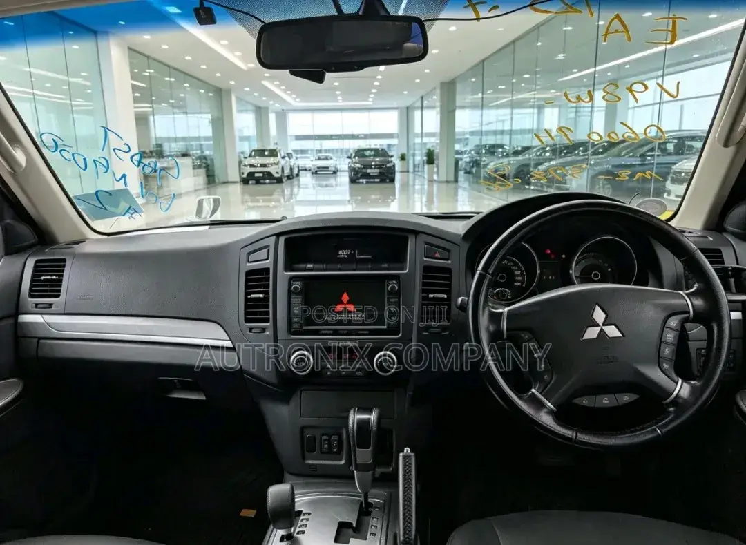 Mitsubishi Pajero 2013 White