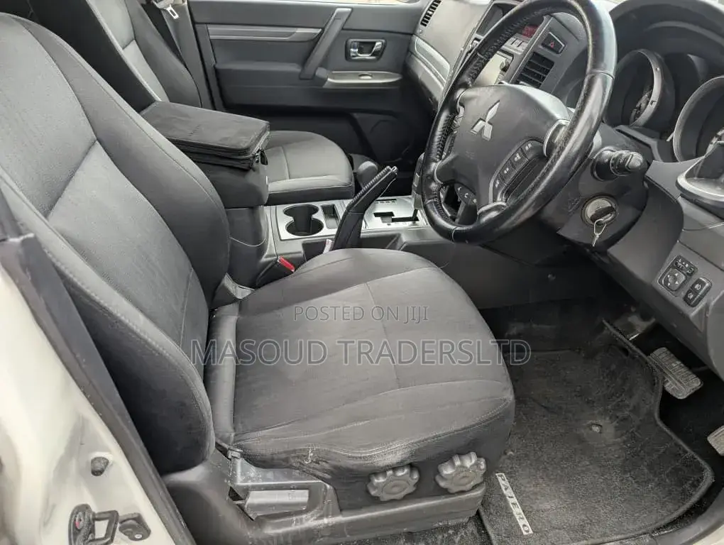 Mitsubishi Pajero 2013 White