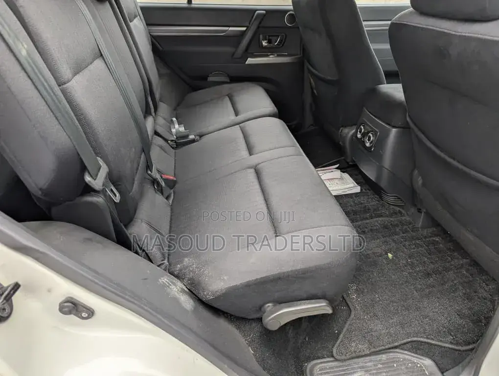 Mitsubishi Pajero 2013 White