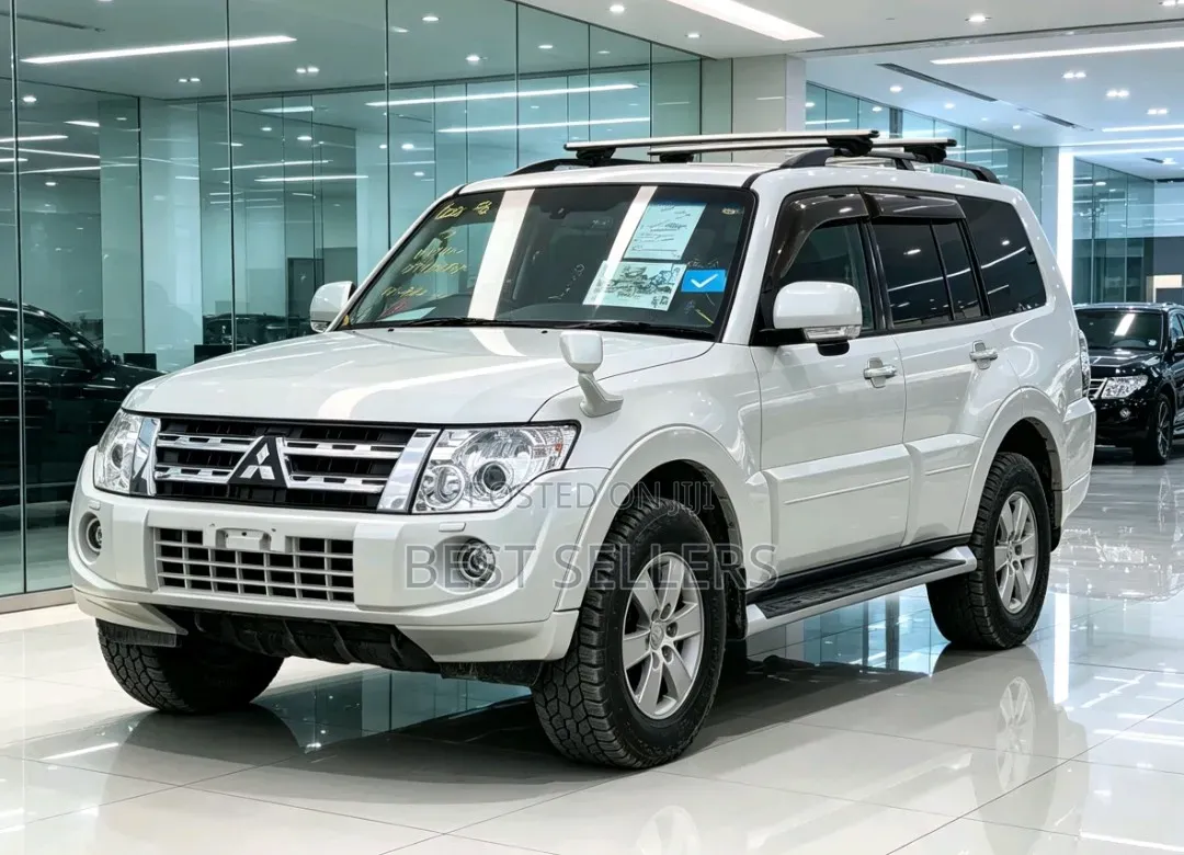 Mitsubishi Pajero 2013 White