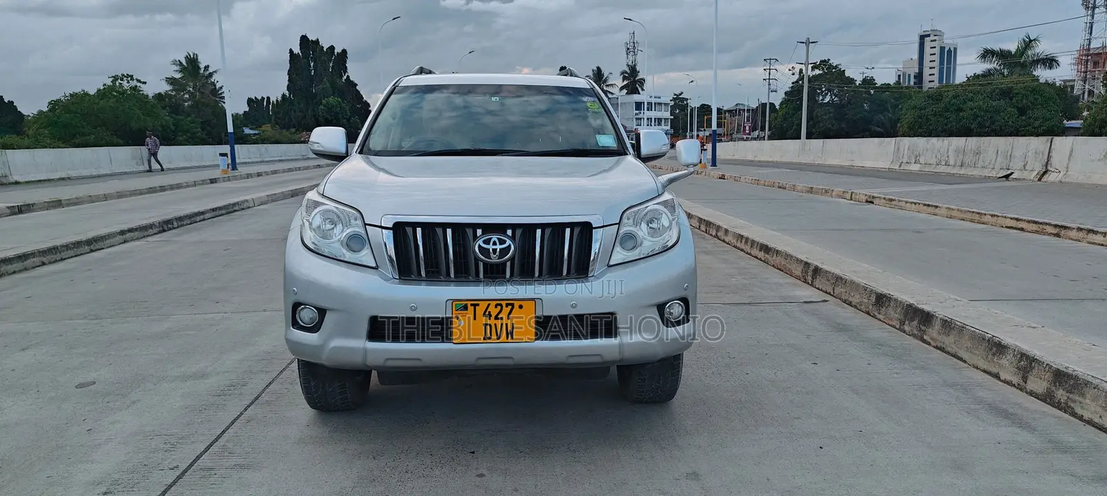 Toyota Land Cruiser Prado 2010 Silver